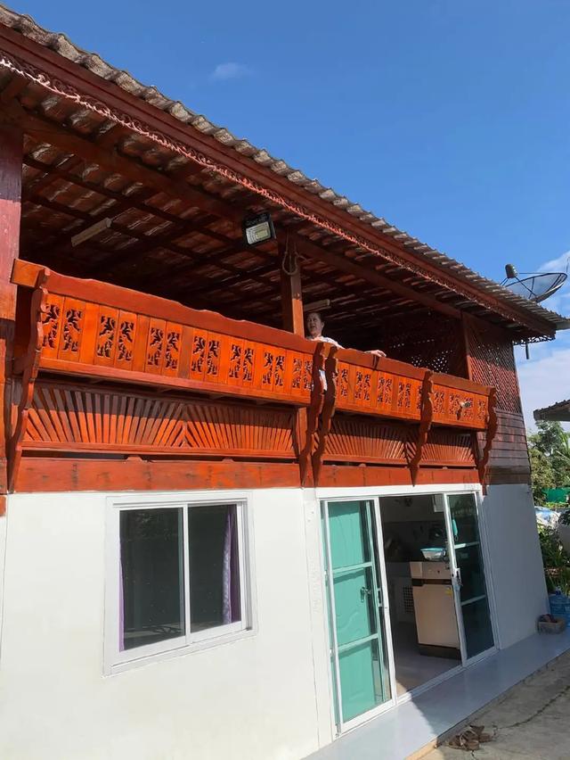 ขายบ้านสองชั้นครึ่งปูนครึ่งไม้พร้อมที่ดิน 9