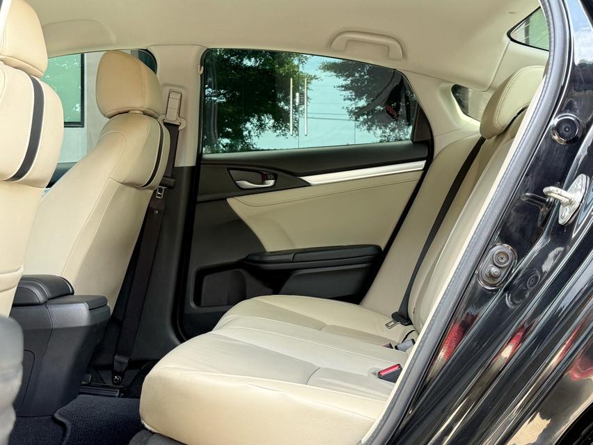 2018 HONDA CIVIC FC 1.8 EL รถมือเดียวออกป้ายแดง รถวิ่งน้อย เข้าศูนย์ทุกระยะ ไม่เคยมีอุบัติเหตุครับ 14