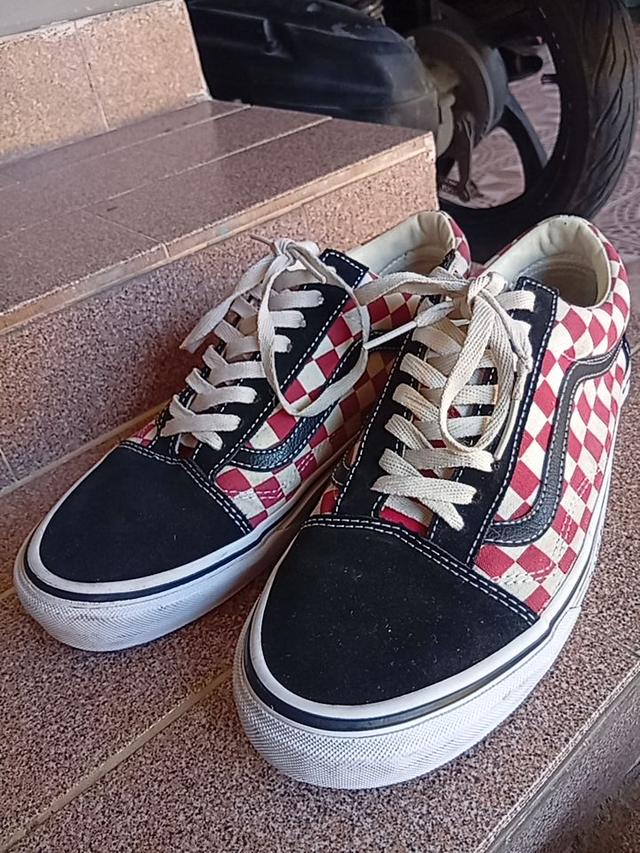 ขายรองเท้ามือสองปล่อต่อครับใส่สามครั้งราคาถูกๆขอคนรับสภาพรองเท้าได้ครับ