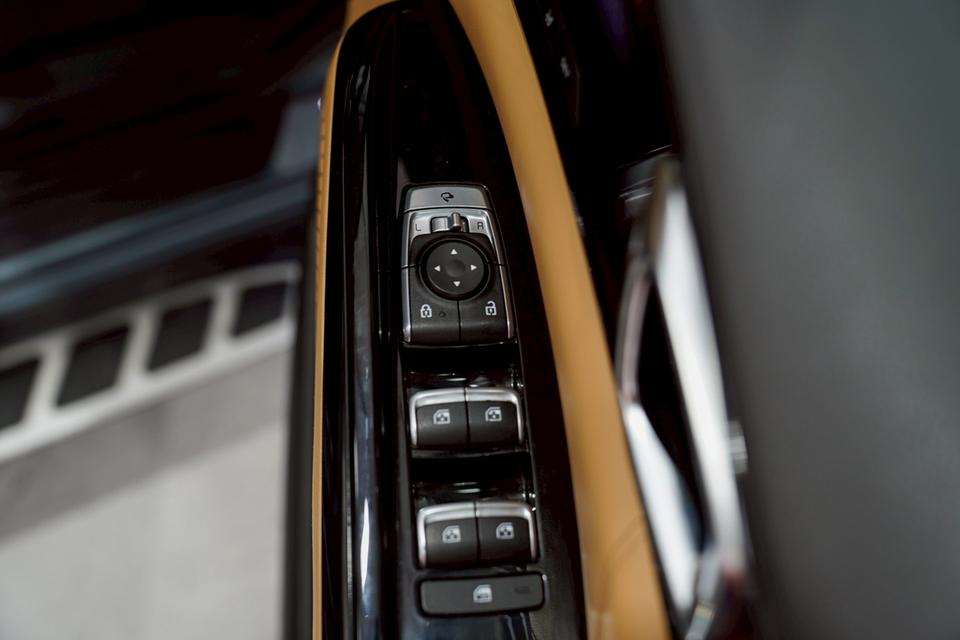 ็ีKIA CARNIVAL 2.2 SXL AT ปี 2021 สีฟ้า เลขไมล์ปัจจุบัน 41,xxx กม. 6