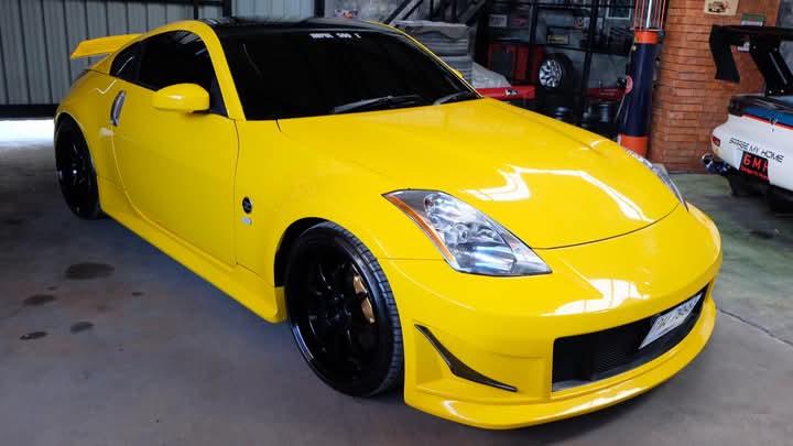 Nissan 350 Z สีเหลือง 2