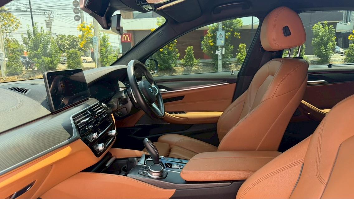 2022 BMW 520d M SPORT LCI สึดำ เลขไมล์ 78,XXX KM   รถสวย ไม่มีอุบัติเหตุ เซอร์วิส ศูนย์ตามระยะ รูปที่ 15