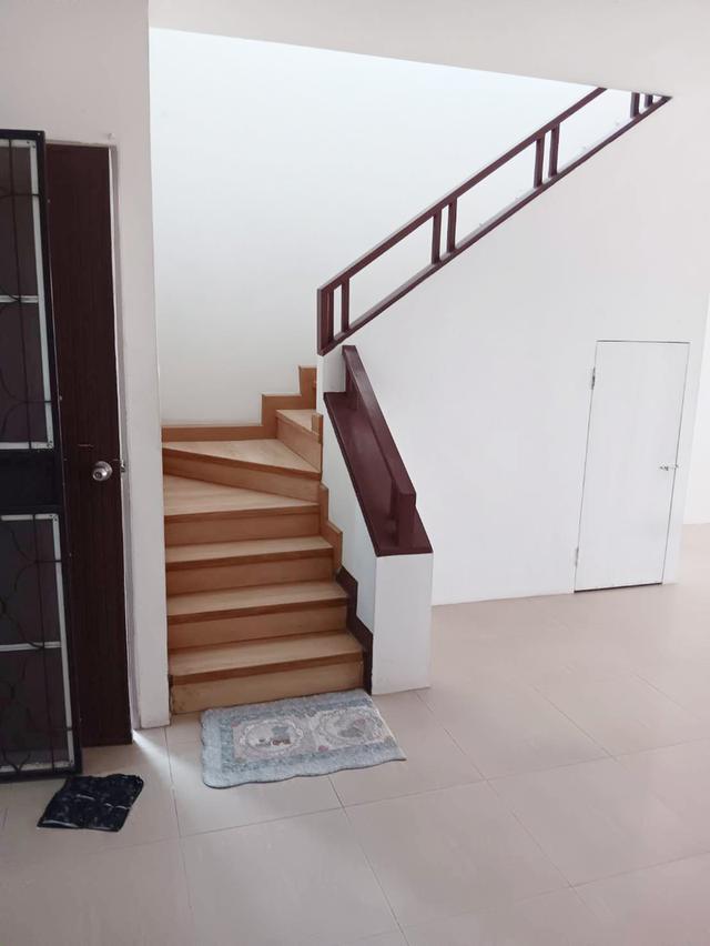 ให้เช่าบ้านเลี้ยงสัตว์ได้ ทาวเฮ้าส์ 2 ชั้น หมู่บ้านถาวรวิลล่า ลำลูกกาคลองสาม  ปทุมธานี ใกล้รพ.สินแพทย์,สถานีรถไฟฟ้าคูคต,ตลาดลำลูกกา,ฟิวเจอร์ 5