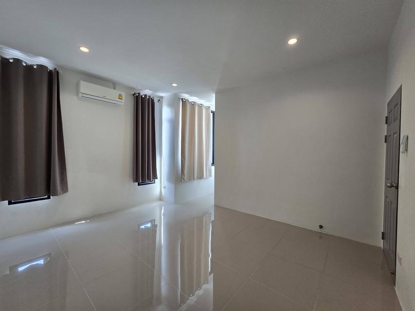 U1404 ให้เช่าบ้านเดี่ยว 2 ชั้น บ้านใหญ่ขนาดพื้นที่ 1 ไร่ หมู่บ้านสวนเนรมิตร ย้านออเงิน-รามอินทรา พร้อมสระว่ายน้ำส่วนตัว บ้านพร้อมเฟอร์ครบ ทำเลดีเดินทา 12