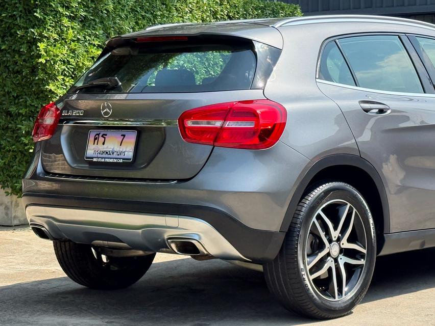 2017 BENZ GLA200 รถมือเดียวออกป้ายแดง รถวิ่งน้อย เข้าศูนย์ตามระยะ รถไม่เคยมีอุบัติเหตุครับ รูปที่ 9
