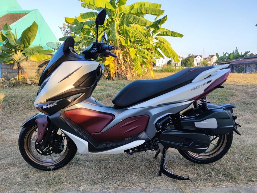 รถปี 2025 Malaguti Madison ใช้เพียง 5 พันkm.ครับ