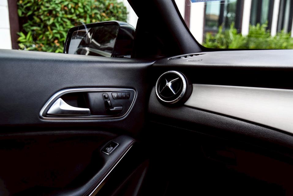 รหัสรถ CBL7918 Mercedes-Benz CLA250 Coupe AMG Dynamic W117 AT 2016 16