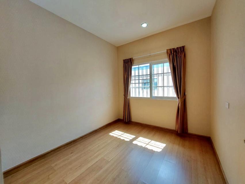 ขาย/ให้เช่าทาวน์โฮม 3 ชั้น โกลเด้นทาวน์ ซ.นวมินทร์ 42 แยก 27 บึงกุ่ม 5 ห้องนอน 4 ห้องน้ำ ต่อเติมครบ คุ้มค่าทุกตารางนิ้ว 20