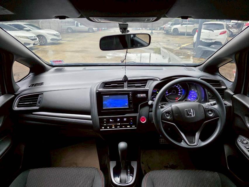 Honda Jazz 1.5RS ปีจด 2019 15