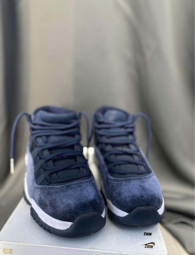Nike Air Jordan 11 Retro Midnight Navy Navy White