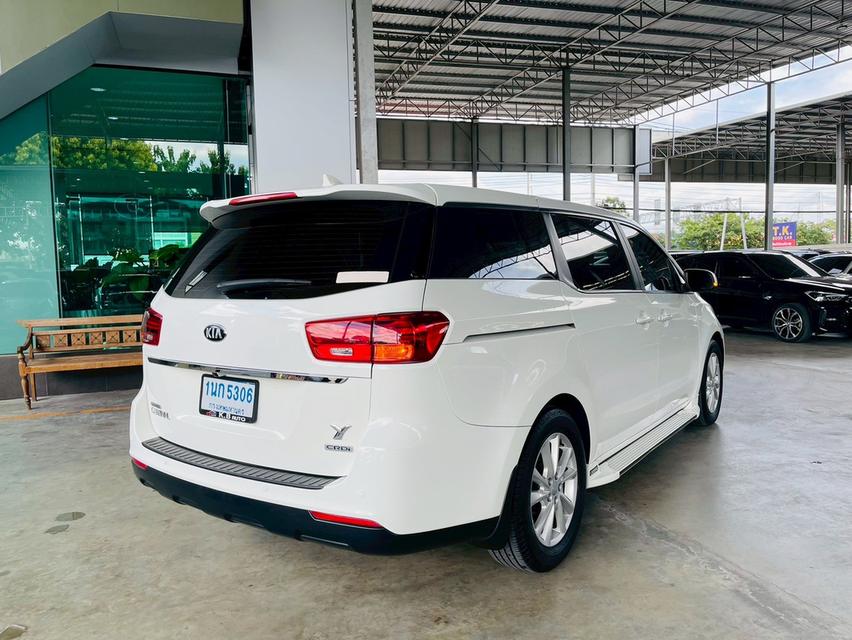 Kia Grand Carnival 2.2LX 8AT 2020