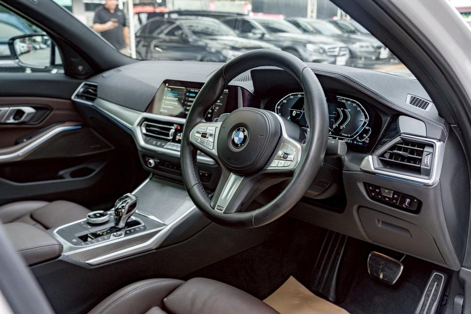 รหัสรถ NP9477 รุ่นรถ : BMW 330e M SPORTปีรถ : 2021 รูปที่ 15