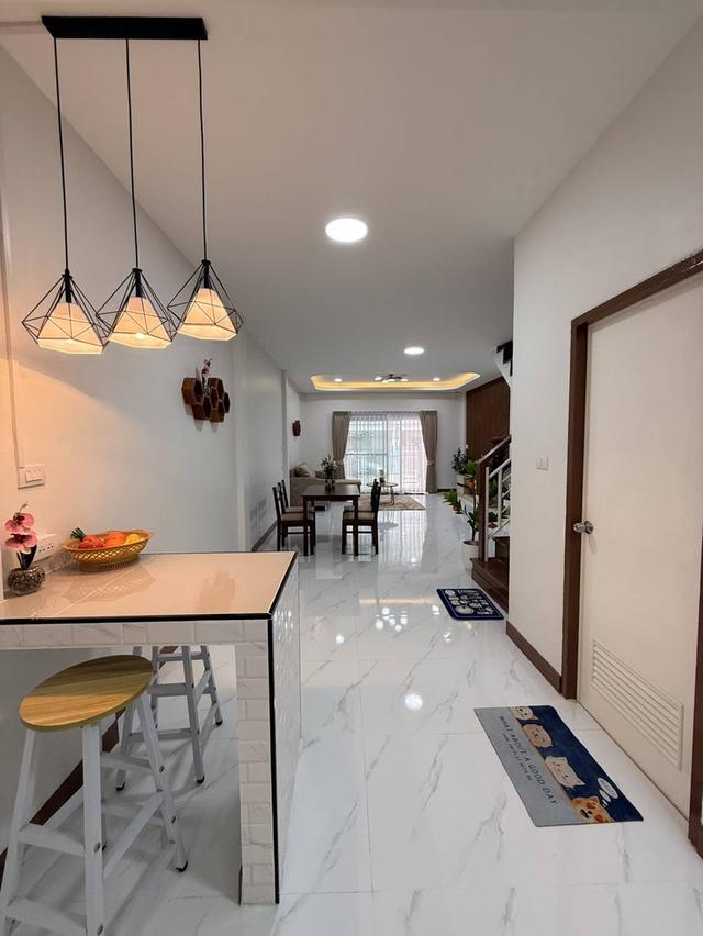 หมู่บ้าน นนทวีวิลล์  5 ถนนมิตรไมตร 12