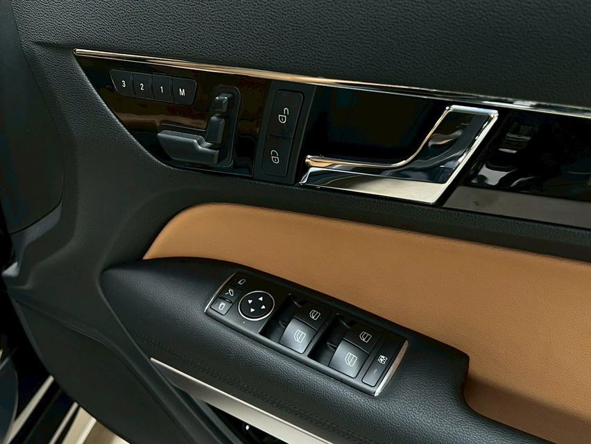 Mercedes-Benz E200 CGI Coupe 10