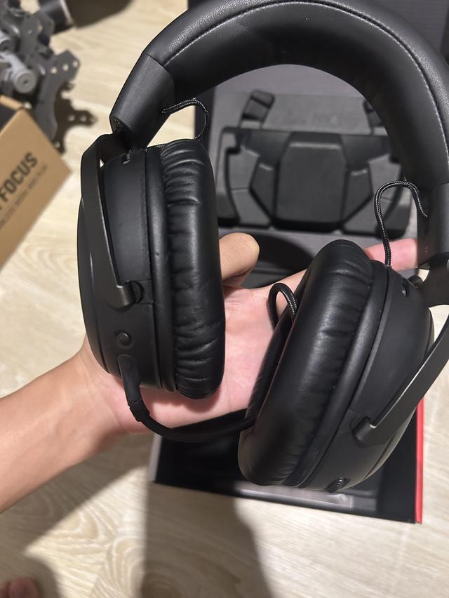 หูฟังเกมมิ่ง HyperX มือสอง สภาพเหมือนใหม่+ แขนจับจอคู่ Ezgonoz มีปรกัน ใบเสร็จทั้งสองอย่าง 7