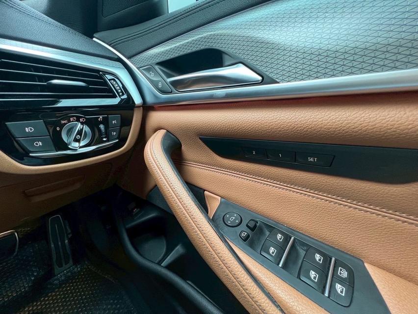 รหัสรถ AP939 BMW 520 d M-Sport ปี 2020 15