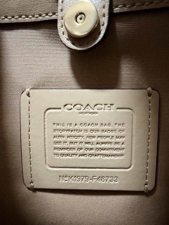 กระเป๋ารุ่น COACH Avenue Carryall F48 รูปที่ 6