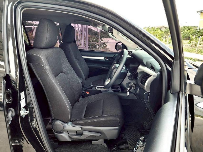ขาย Toyota Revo 2.4Prerunner ปี24 13
