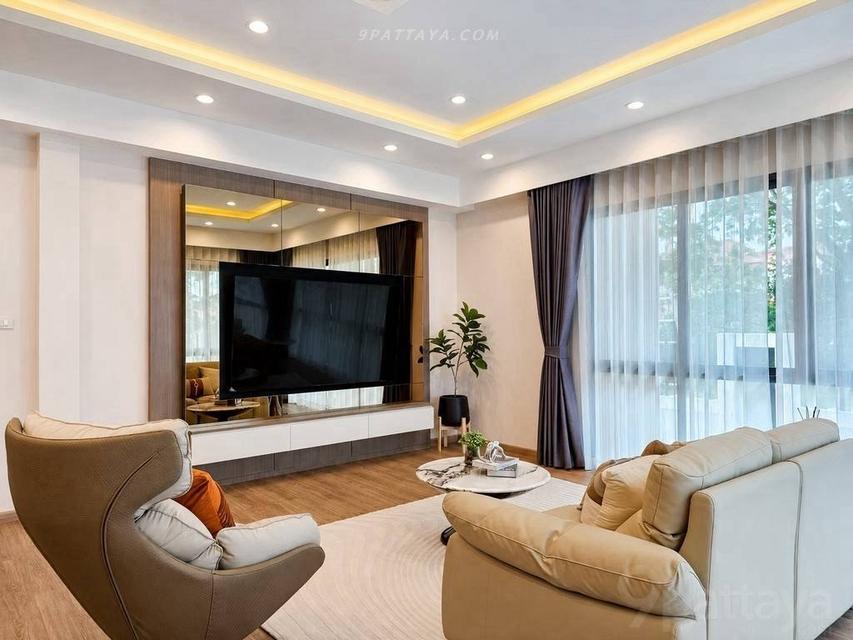 For Sale — Pool Villa near Jomtien BeachSpecial price pool villa in Soi Chaiyapruek, 1.5 km Jomtien Beach. Land size: 93.5 sq.wah 236 sq.m. 4 bedrooms 9
