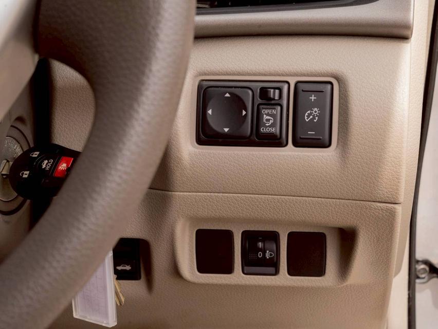 NISSAN SYLPHY 1.6E 2012 จด 2013 17