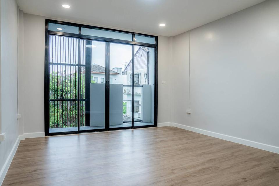 ขายบ้านทาวโฮมเอกมัย สุขุมวิท65 ปรีดีพนมยงค์15 Townhome 4ชั้น ใกล้ BTSเอกมัย ทองหล่อ พระโขนง 3 ห้องนอน 4ห้องน้ำ ทำใหม่พร้อมอยู่ ใกล้พระราม4 0879074045 11