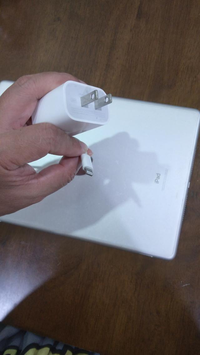iPad Gen 8 Silver 32GB WiFi + Cellular (ใส่ซิมได้) ไม่มีกล่อง ไม่ติด iCould รูปที่ 4