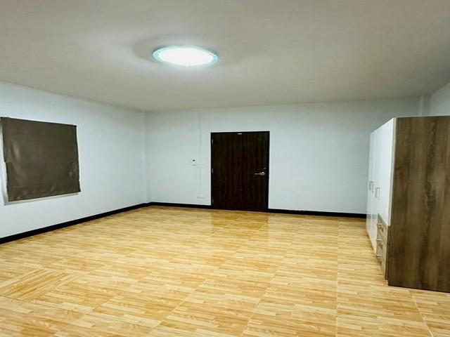 PB5862ขายและให้เช่า ทาวน์โฮม 2.5 ชั้น ซอยสวนสยาม ซอยเสรีไทย 81/2 หมู่บ้าน เกษราคลาสสิคโฮม ใกล้ มอเตอร์เวย์ 12