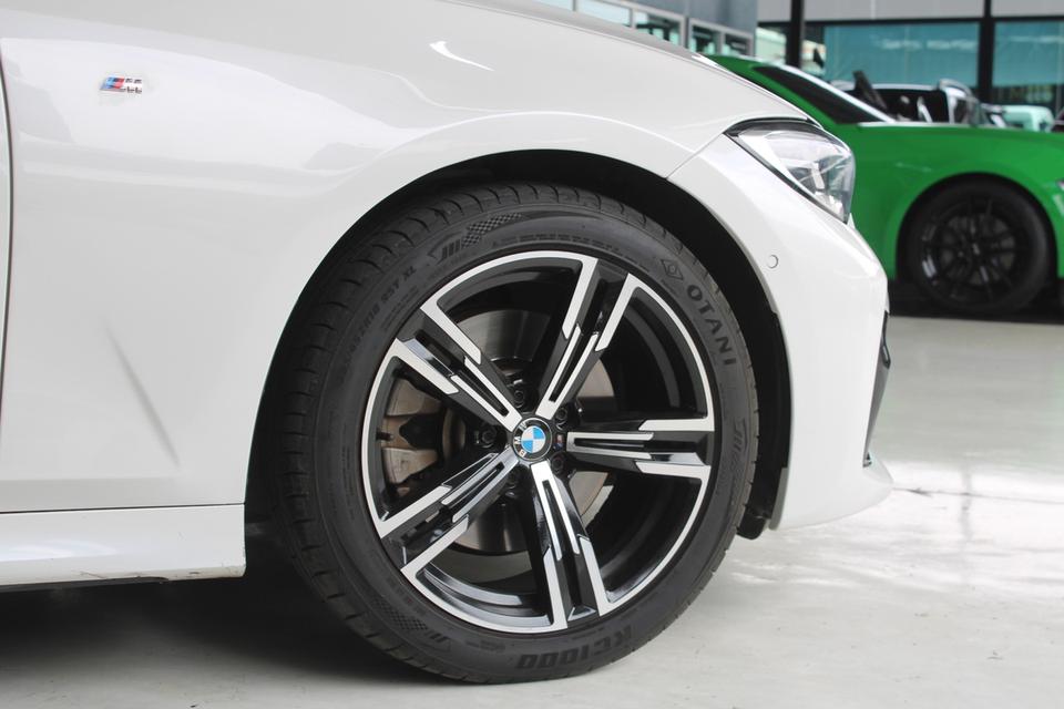 รหัสรถ JRS7336 BMW 3 Series Li สีขาว ตัวเบนซิน 258 hp 6