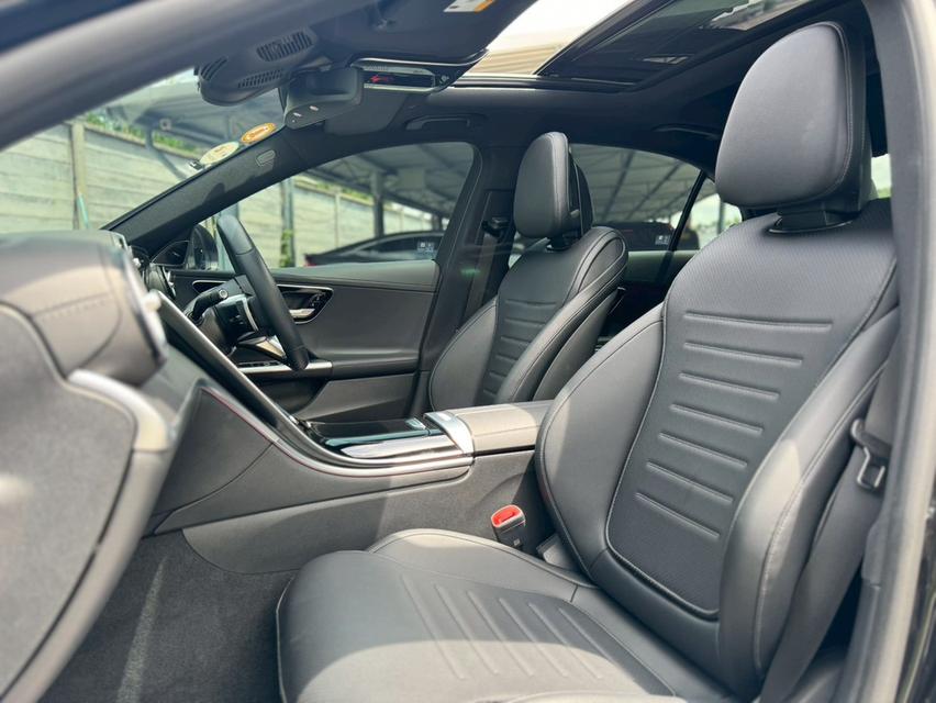 Mercedes Benz C220d AMG (W206) ปี 2022 รถสวย สภาพดี 18