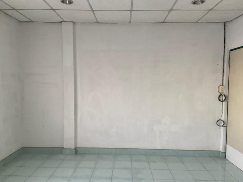 ขาย หรือ ให้เช่าด่วน บ้านทาวน์เฮ้าส์ 2ชั้น 23 ต.ร.ว. จอดรถในบ้านได้ 2 คัน ทำเลเดินทางสะดวก ทางด่วนครบ เป็นแหล่งที่อยู่อาศัย  16