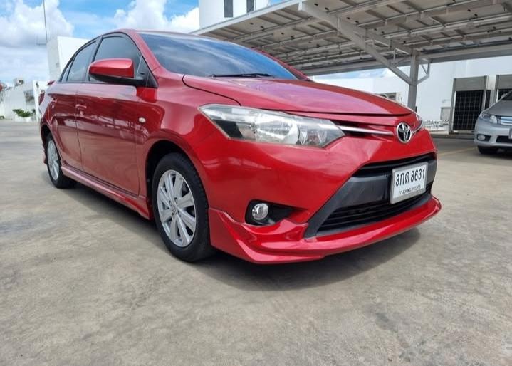 Toyota Vios สีแดง 2