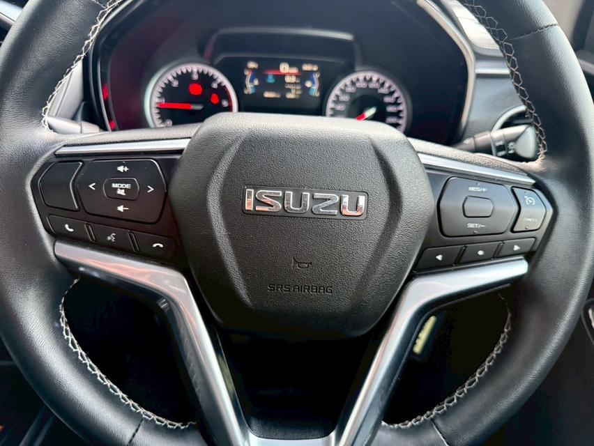 ISUZU D-MAX HI-LANDER CAB-4 1.9Ddi L DA 2021 MINOR CHANGE 9