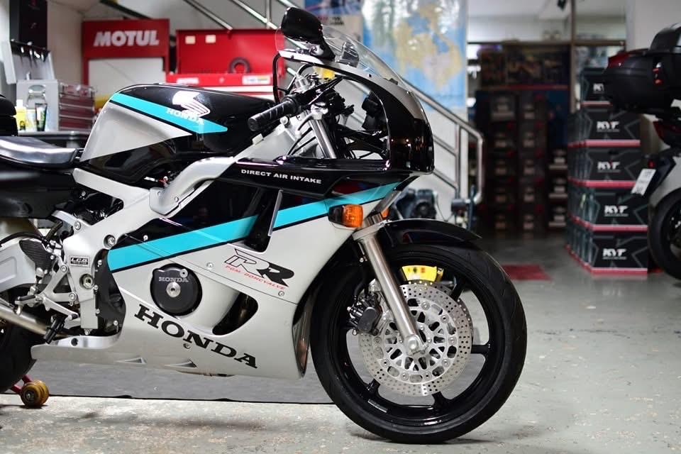 ขายรถคลาสสิค Honda CBR400 2