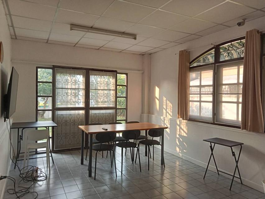 บ้านย่านสำโรง หมู่บ้านกัญญา3 ซ.ด่านสำโรง62 จำนวน 3 หลังติดกัน เนื้อที่ 77,76และ110 ตร.วา สามารถแยกซื้อที่ละหลัง หรือซื้อทั้ง 3หลังในราคาลดพิเศษ 8