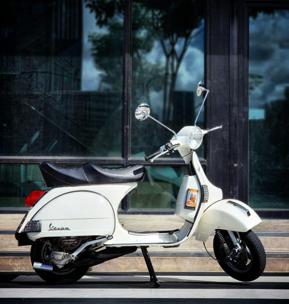 ขาย Vespa PX 125 สีขาว 5