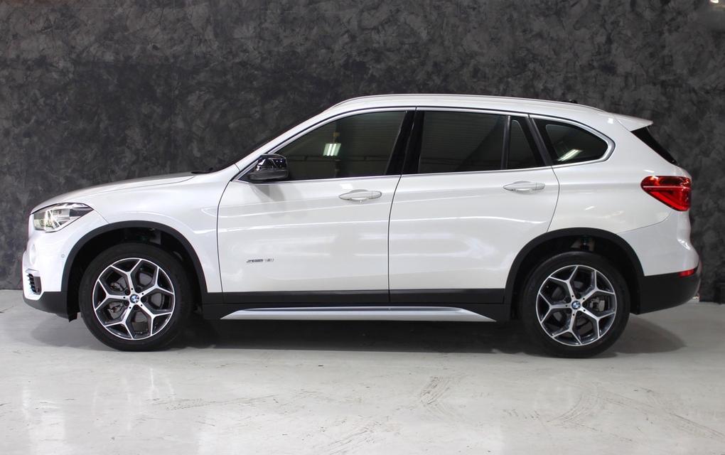 รหัสรถ JRS9722 BMW X1  S-Drive 1.8 i X-Line ( F48 ) ปี : 2018 10