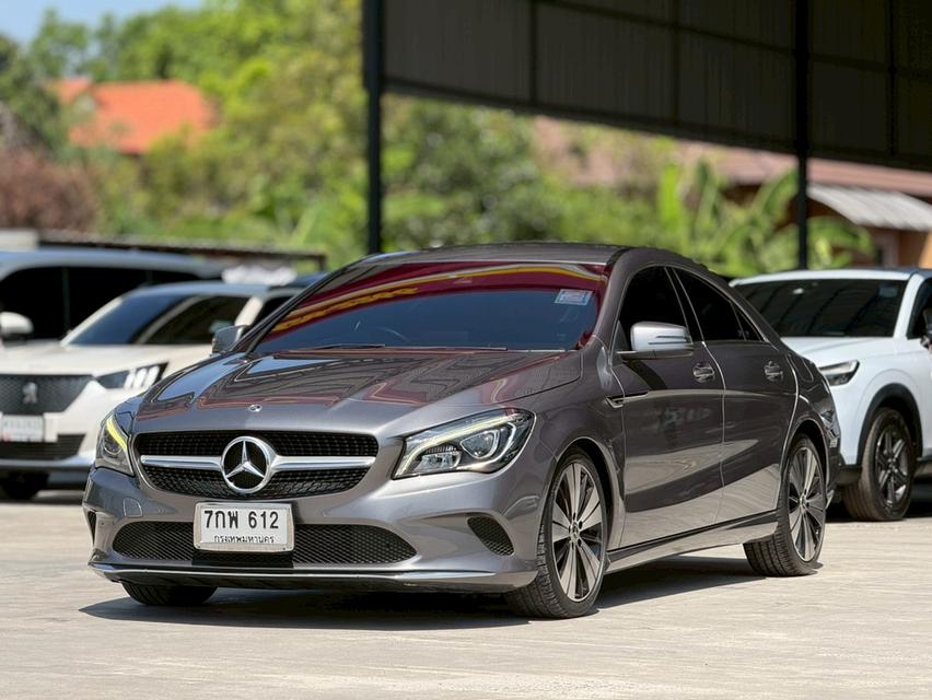 BENZ CLA-CLASS, 200 โฉม W117 ปี13-20 เครื่องยนต์เบนซิน สีเทาตัว FACELIFT ออกศูนย์ BENZ THAILAND 👉ไมล์แท้ 97,726 ก.ม. ปี2018 ✅️✅ รๅคๅโปร 698,000 บาท
