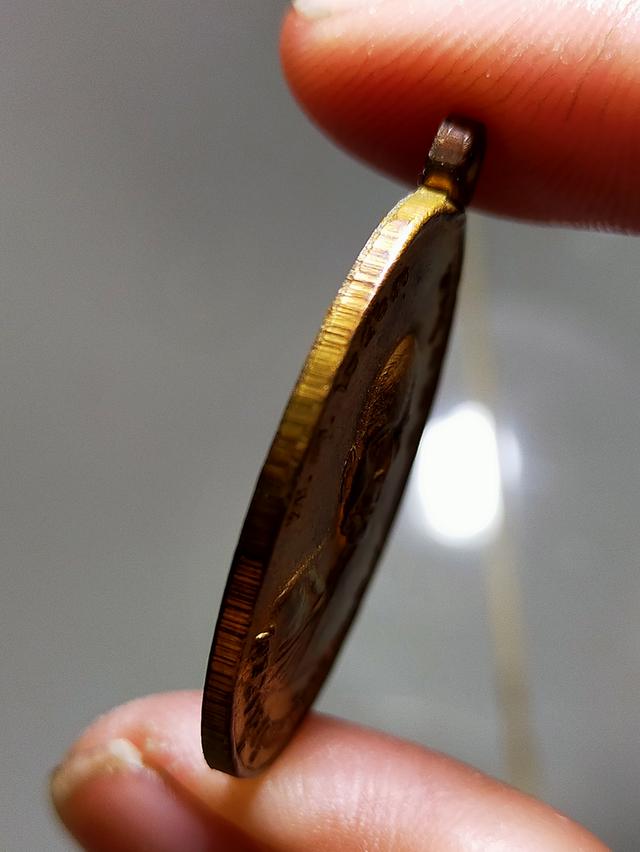 เหรียญหลวงพ่อแดง พระสวย รูปที่ 5