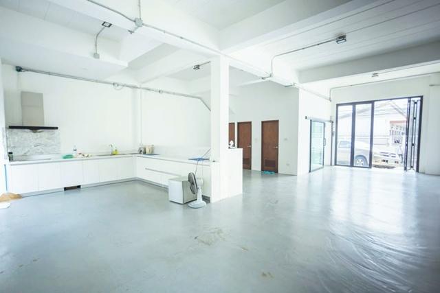 เซ็นทรัล บางนา 900ม. ไบเทค บางนา 2กม.บางนา-ตราด 7-17 MRTศรีอุดม 1.8กม. ให้เช่าสำนักงาน ออฟฟิศ 3.5 ชั้น 320 ตร.ม. 25 ตร.ว 4