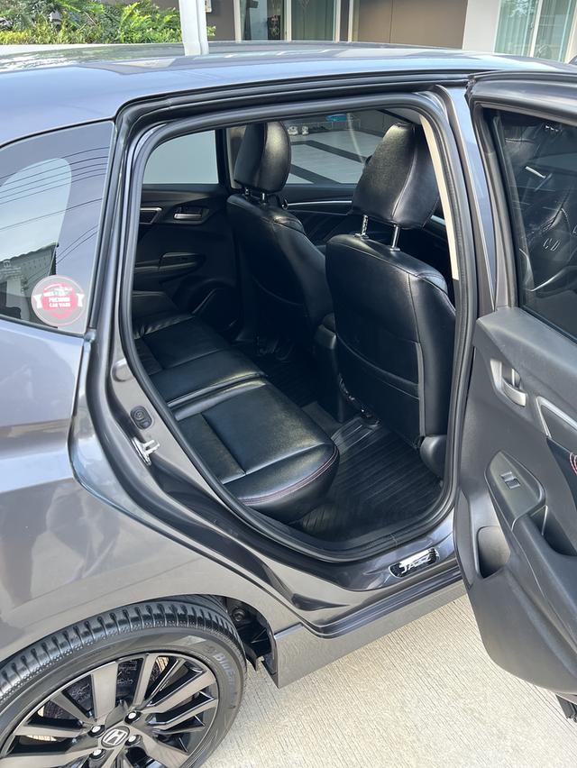 Honda Jazz รองท็อป ปี 2015 8