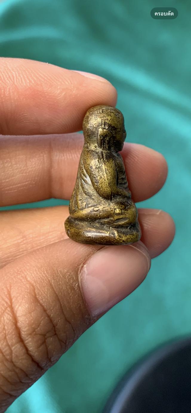 รูปหล่อหลวงพ่อเงินพิมพ์ขี้ตา 2