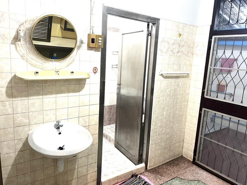 ขาย / ให้เช่า ทาวน์เฮ้าส์ 3 ชั้น ใจกลางเมือง สุทธิสาร–อินทามระ 7