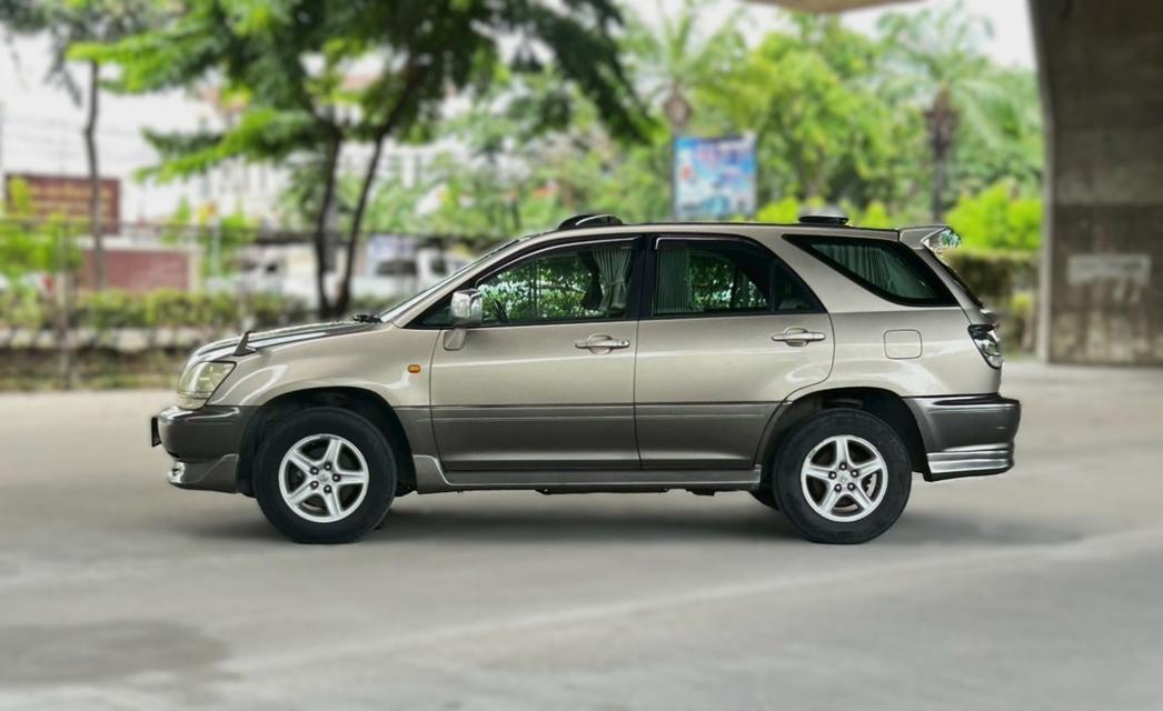 Toyota Harrier 3.0 ปี 2004