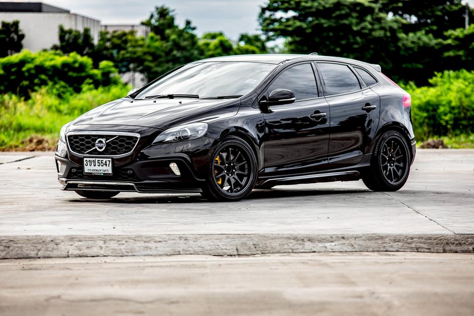 Volvo V40 T5 Cross Country 2.0 Turbo T5 ปี 2015 สีดำ ของแต่งหลักแสน 11