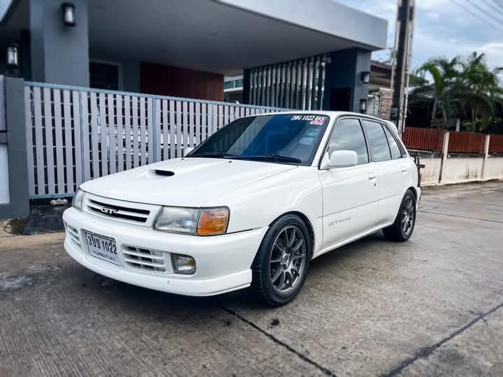 Toyota Starlet สีขาว