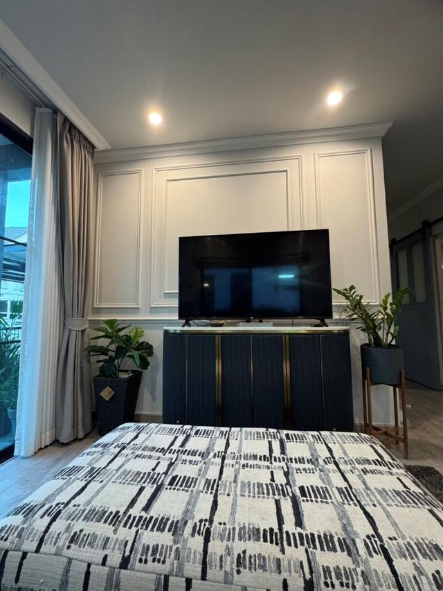 ขายบ้านเดี่ยว 2 ชั้น สราญสิริ รามคำแหง บ้านสวย ตกแต่งสไตล์โมเดิร์น พร้อมเข้าอยู่  2