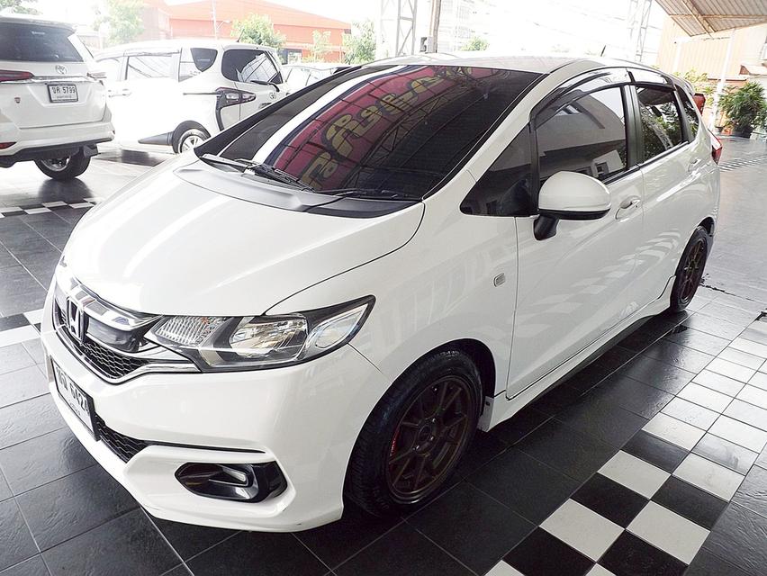 รหัสรถ KCY6424 HONDA JAZZ GK 1.5V PLUS AUTO ปี 2019