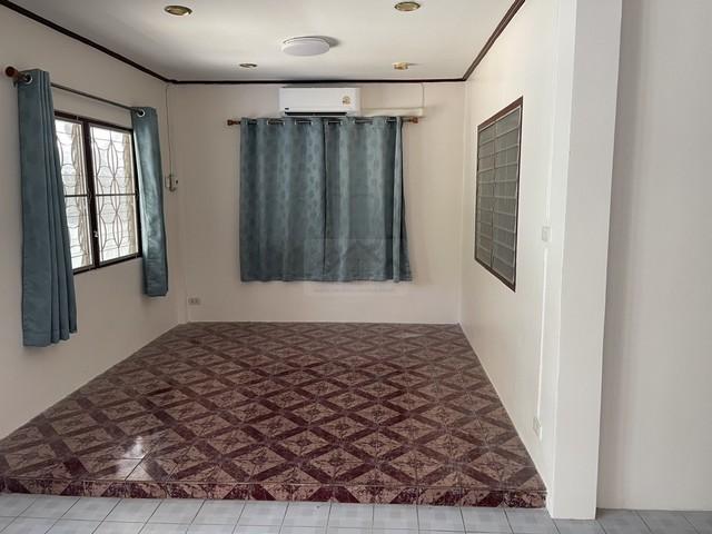 ให้เช่าบ้านชั้นเดียว 107 ตรว. 4 ห้องนอน หมู่บ้านปลาทอง ศรีนครินทร์ ศรีด่าน 4 เดินไป Foodland, KFC, JAS Urban ได้ใน 5 นาท 3