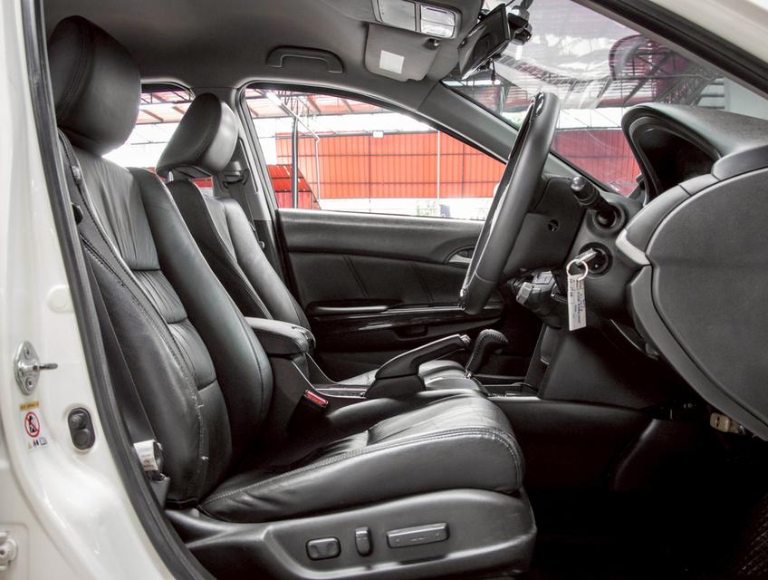 HONDA ACCORD 2.0 EL i-VTEC ปี 2013 9