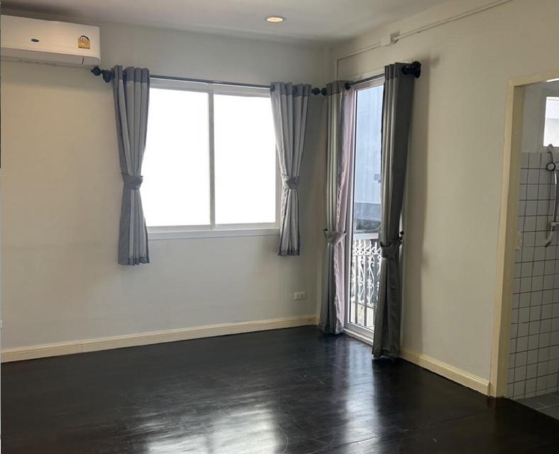 ให้เช่าบ้านเดี่ยว 2 ชั้น Renovate ใหม่ ย่านสุทธิสาร ห้วยขวาง / ซอยโชคอำนวย / ใกล้ MRT สุทธิสาร / แอร์ 5 เครื่อง 4